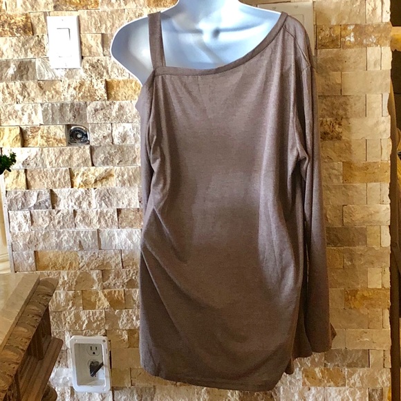 ❤️SOLD❤️Joy long sleeve top - Picture 3 of 3